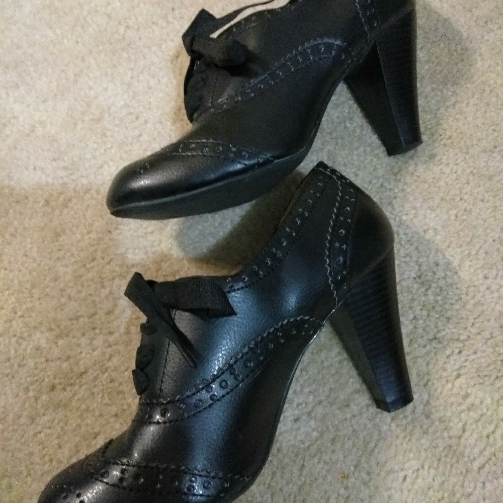 American Eagle shoes